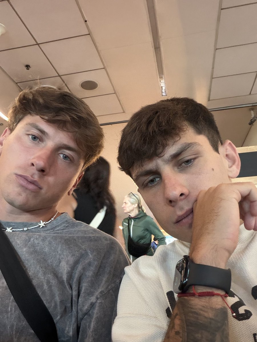 Vuelo demorado lamentablemente