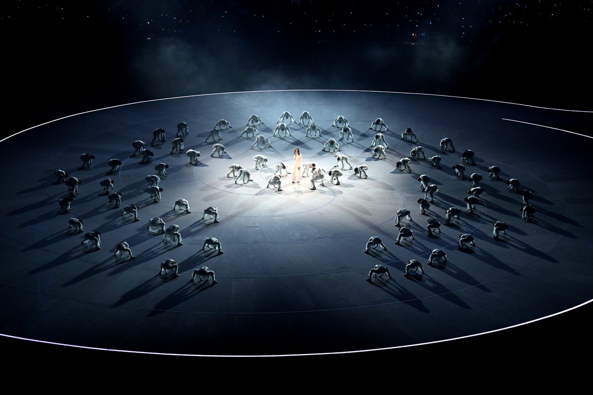 ''There are things you must never do, not by day nor by night not by sea nor by shore: for example WAR.''

Ghali reading Gianni Rodari’s words: A beautiful message of peace.🕊️
 
#OpeningCeremony | #MilanoCortina2026