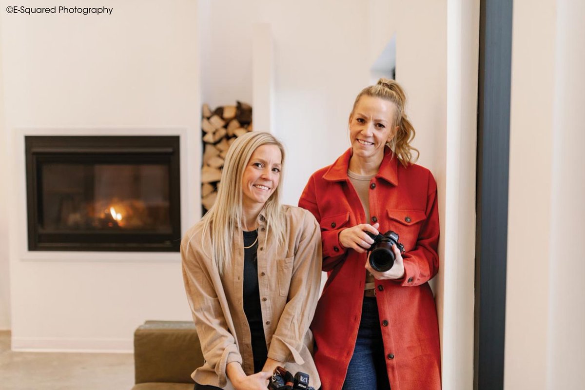 OurPPA's tweet image. Emily Drew and Erin Johnson of E-Squared Photography in Wisconsin offer their best posing tips for high school senior portraits. ppa.com/ppmag/articles…