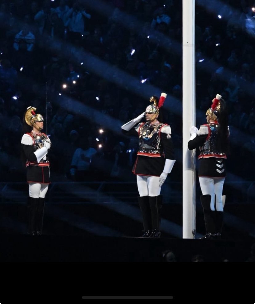 Il più bel corpo militare al mondo.
(altezza minima 190 cm. Quelli del Regno Unito sono più bassi)