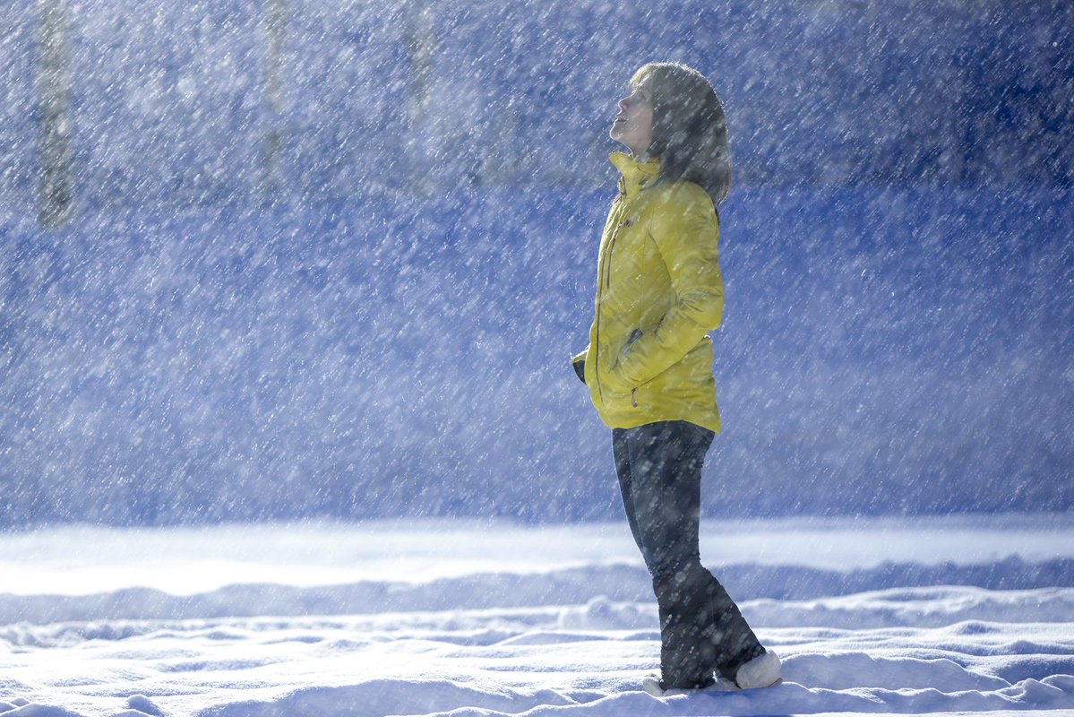 BondsSam's tweet image. 夜になると雪はしんしんとでなく
容赦なしに大地を叩き続けた
Model : Midori Saito