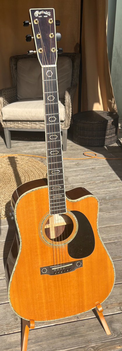 Please welcome the newest member of the family! A 2006 DC Aura in excellent condition.  Got a crazy good deal on her from someone liquidating their collection. Very versatile and fun guitar to play. 😊🤘

#guitar #guitarist #Martin