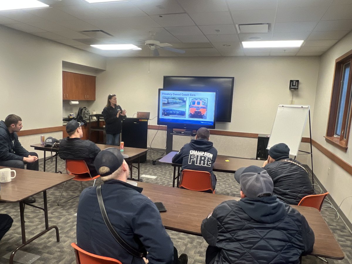 Champaign Fire Dept tweet media