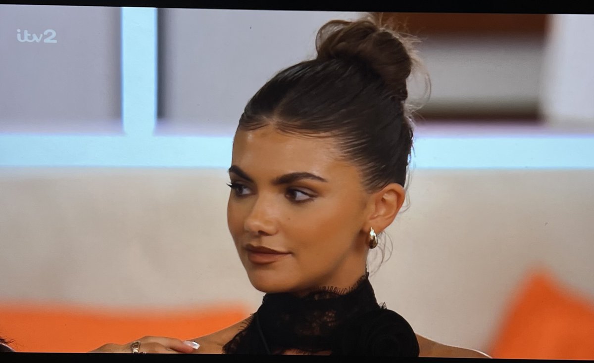 If this was my side profile I wouldn’t let anyone rage bait me god bless #LoveIslandAllStars
