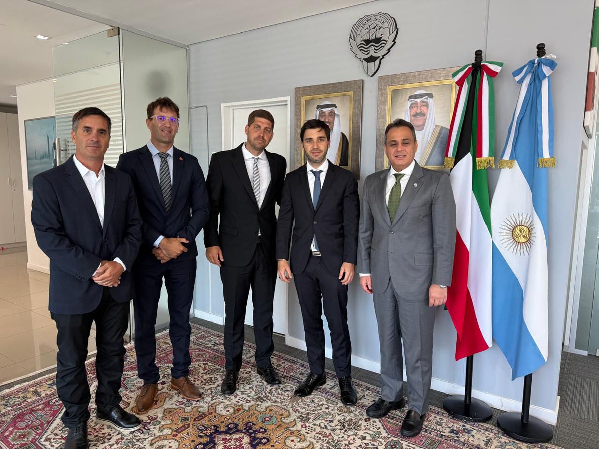 #Chubut avanza en la apertura de nuevos mercados: empresarios de #Kuwait recorren la provincia para fortalecer vínculos comerciales con productores locales 
<a href="/gobiernochubut/">Gobierno del Chubut</a> <a href="/NachoTorresCH/">Nacho Torres</a> 
digitalchubut.com/chubut-avanza-…