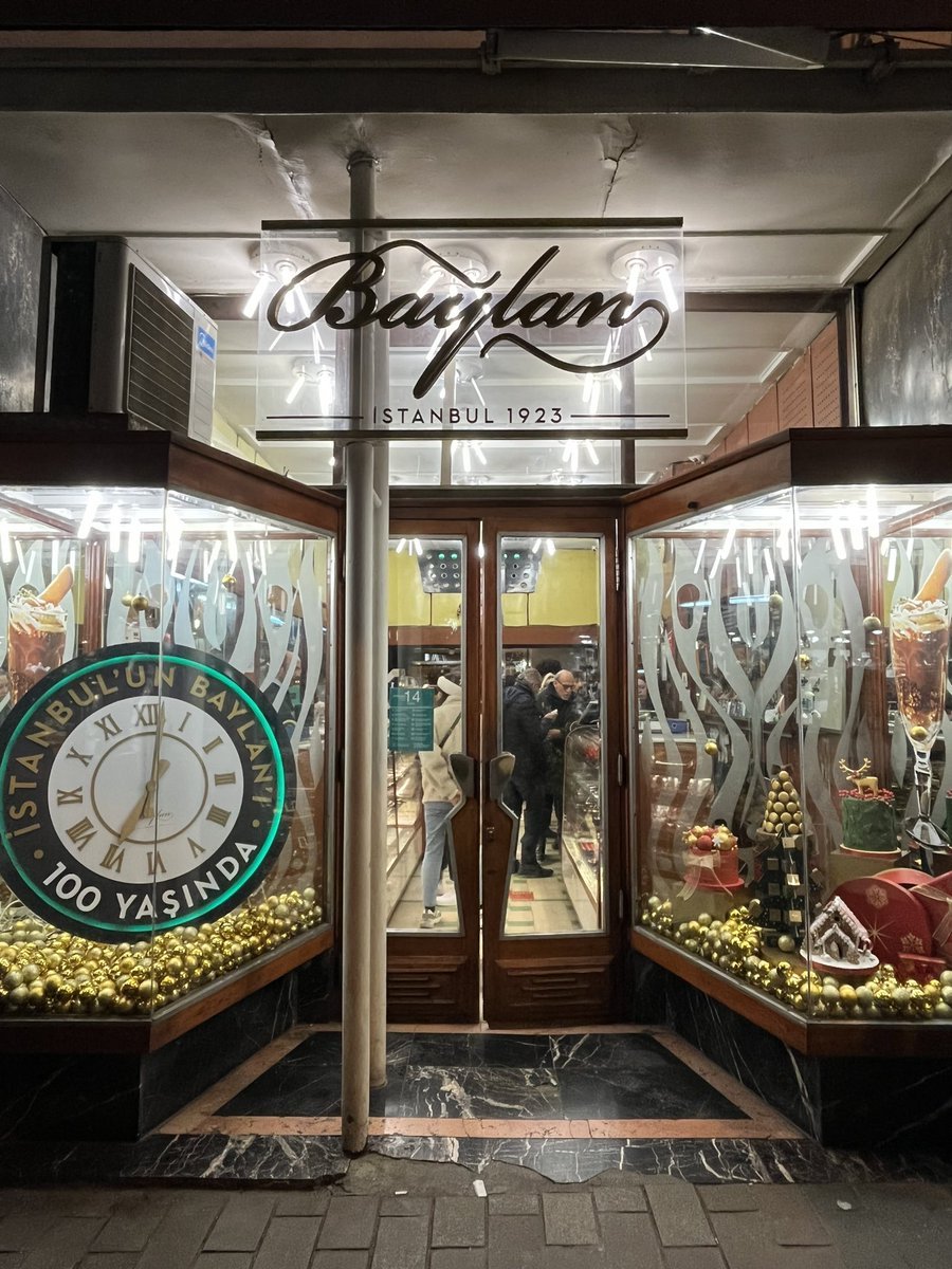 kayamerthasan_'s tweet image. 103 yaşında bir Kadıköy klasiği: Baylan