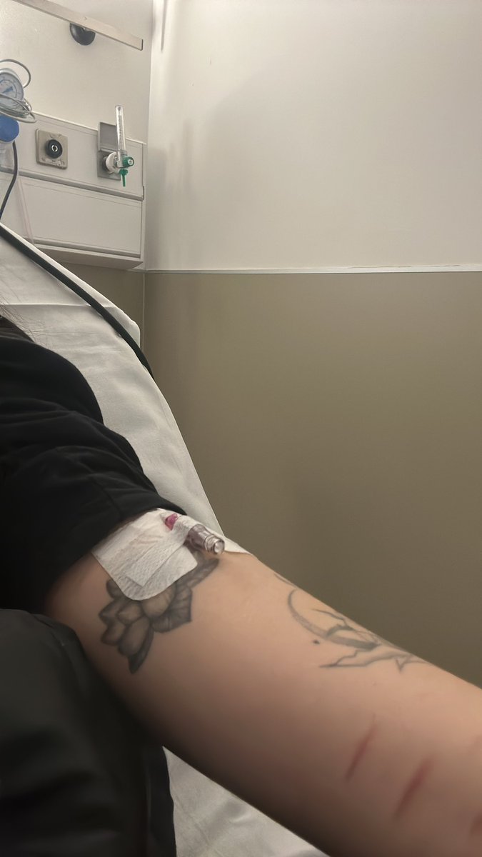 maaarrqq's tweet photo. failed again. last time trying pills. next time im just gonna fucking jump https://t.co/uSADhgXMH7