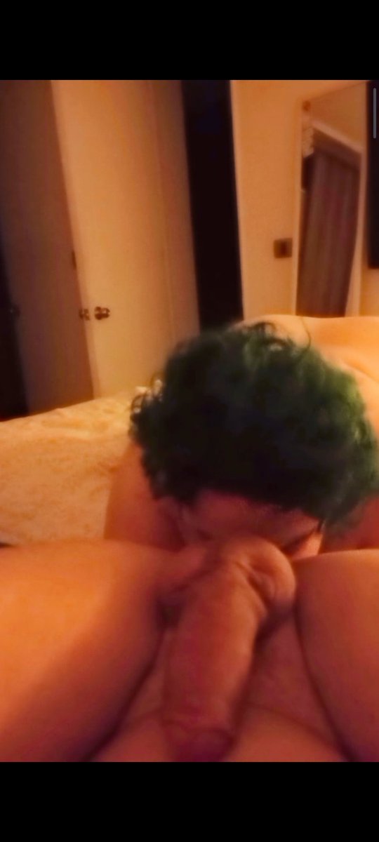 Una panita Tomboy me pegó anoche la mamada de culo más poderosa que he recibido hasta ahora 🤤.
