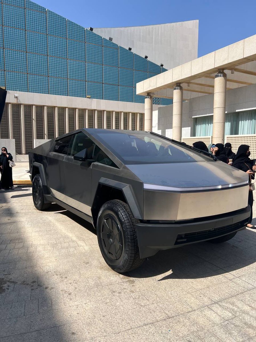 Razanmit's tweet photo. اليوم الثالث في معرض

#اليوم_الهندسي_والعمراني_٢٠٢٦

مع معسكر الدرون🦾⚡️🚁 https://t.co/I1otJgqDb8