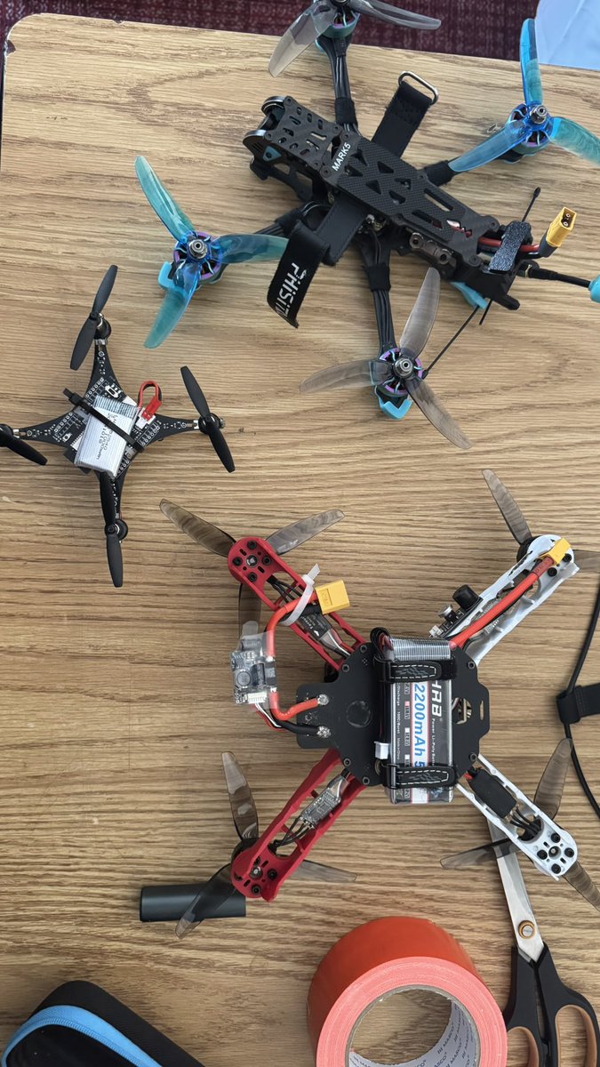 Razanmit's tweet photo. اليوم الثالث في معرض

#اليوم_الهندسي_والعمراني_٢٠٢٦

مع معسكر الدرون🦾⚡️🚁 https://t.co/I1otJgqDb8