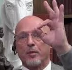 #Garlasco #QD

Prof. #Fortuni: Sopra all'orecchio c'è una ferita che sarebbe compatibile con la collana a dente di squalo.

L'analisi dei monili? SOLO PER DIRE INUTILMENTE che se sulla collana c'è il DNA di Stasi (se anche non ci fosse direbbero che c'è), allora Stasi è