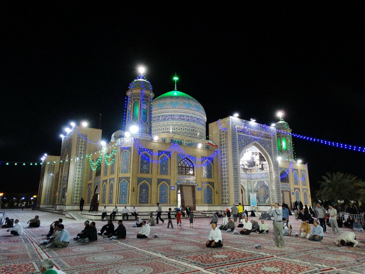 SamanthaIrani's tweet photo. این عکس مسجد حسین بن الموسی الکاظم #طبس هست ،
برای برادران د�� هفته سربازان گمنام 
#پرچم_شیر_و_خورشید 
#رفراندوم_پرچم 
#فرزندان_پرچم https://t.co/Xu8MbKFcdP