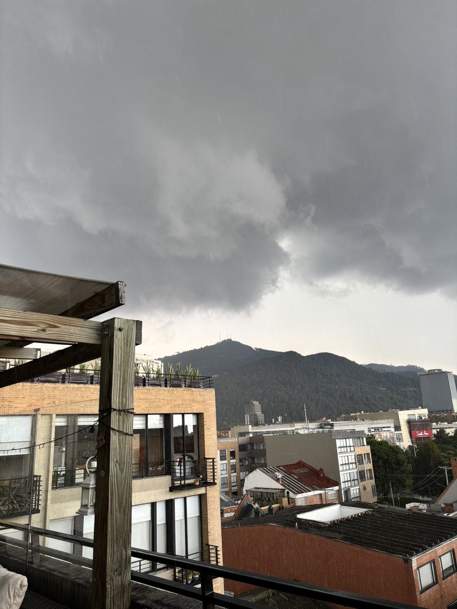 LuisFerVM2017's tweet photo. ⛈️🍃✨ https://t.co/EwDxe4Rm9y