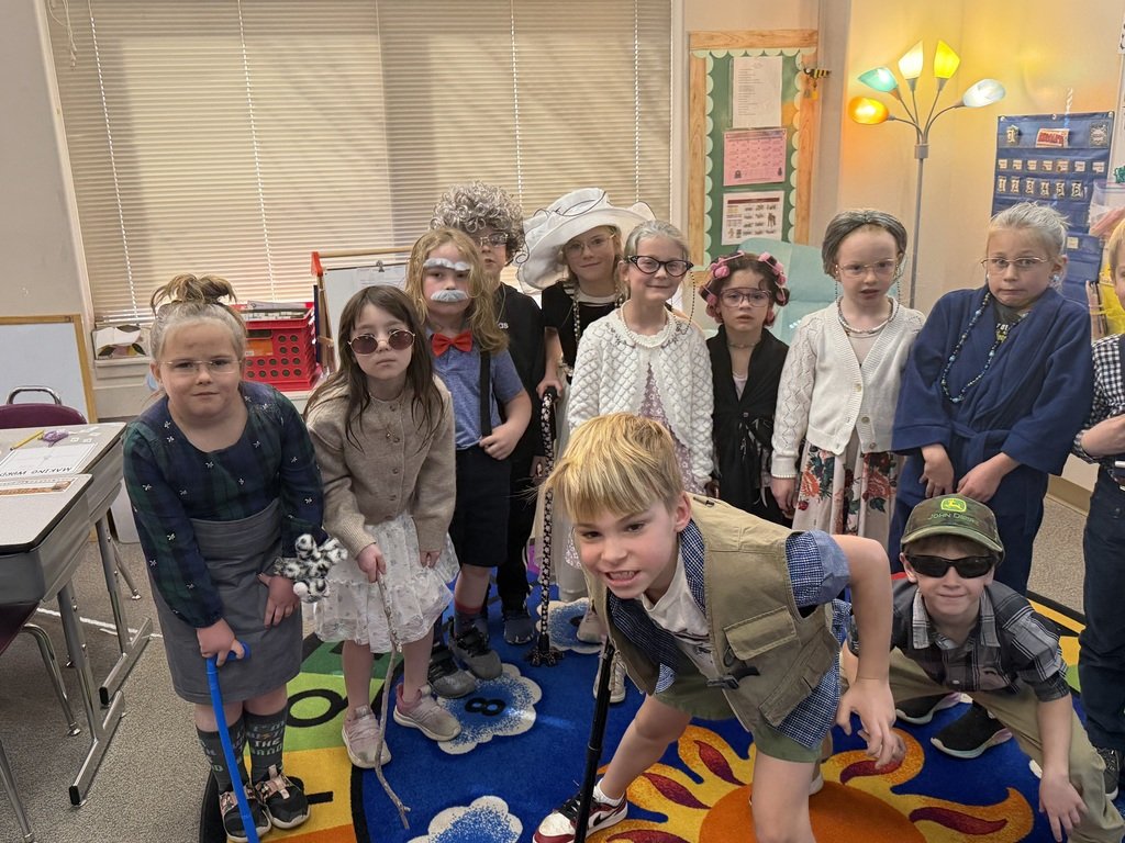 cmsd12's tweet image. 100 days of learning, growing, and fun! 💛 Gold Camp 1st Grade finally got to celebrate—worth the wait!