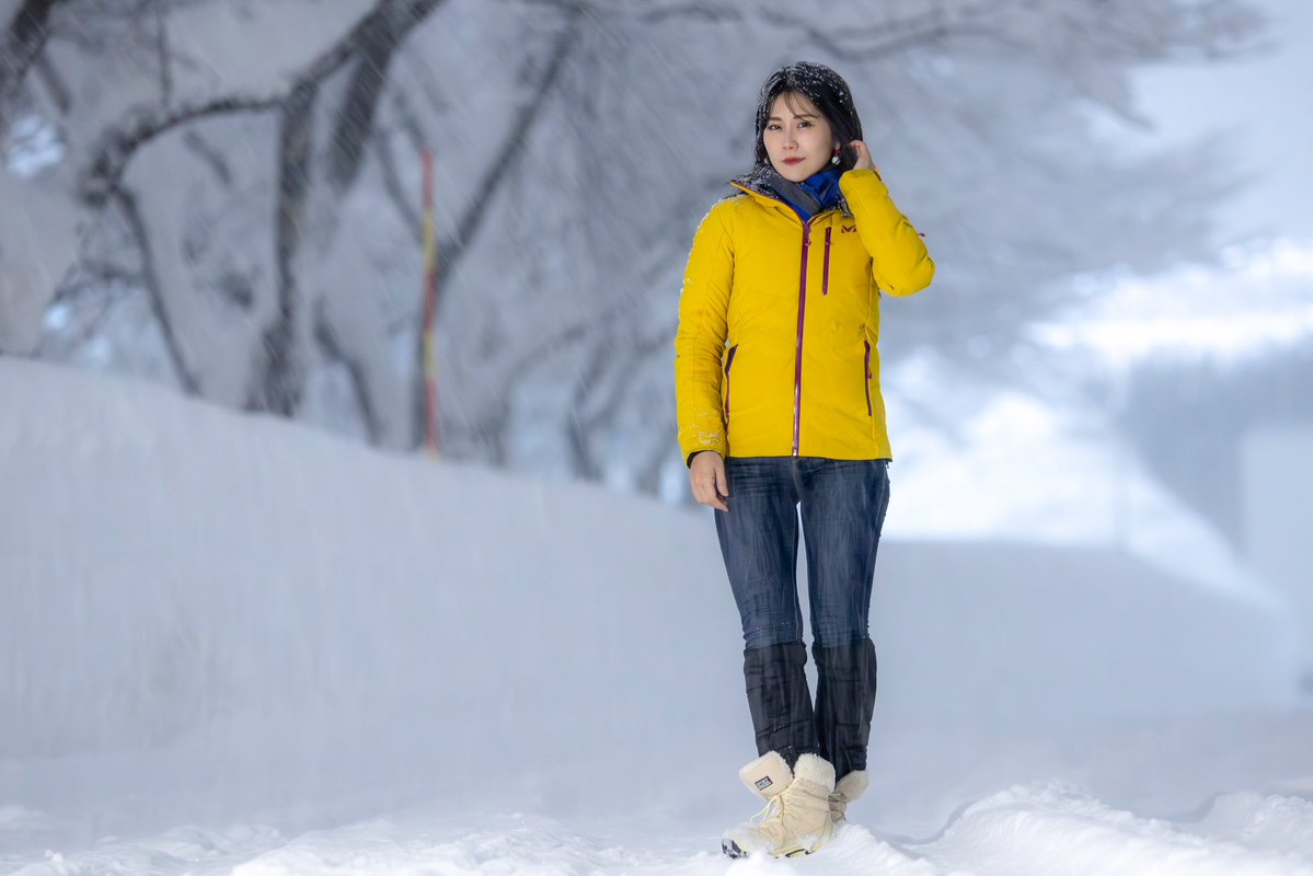 BondsSam's tweet image. 夜も降り続ける雪は
みるみるうちに情景を白くする
Model : Midori Saito