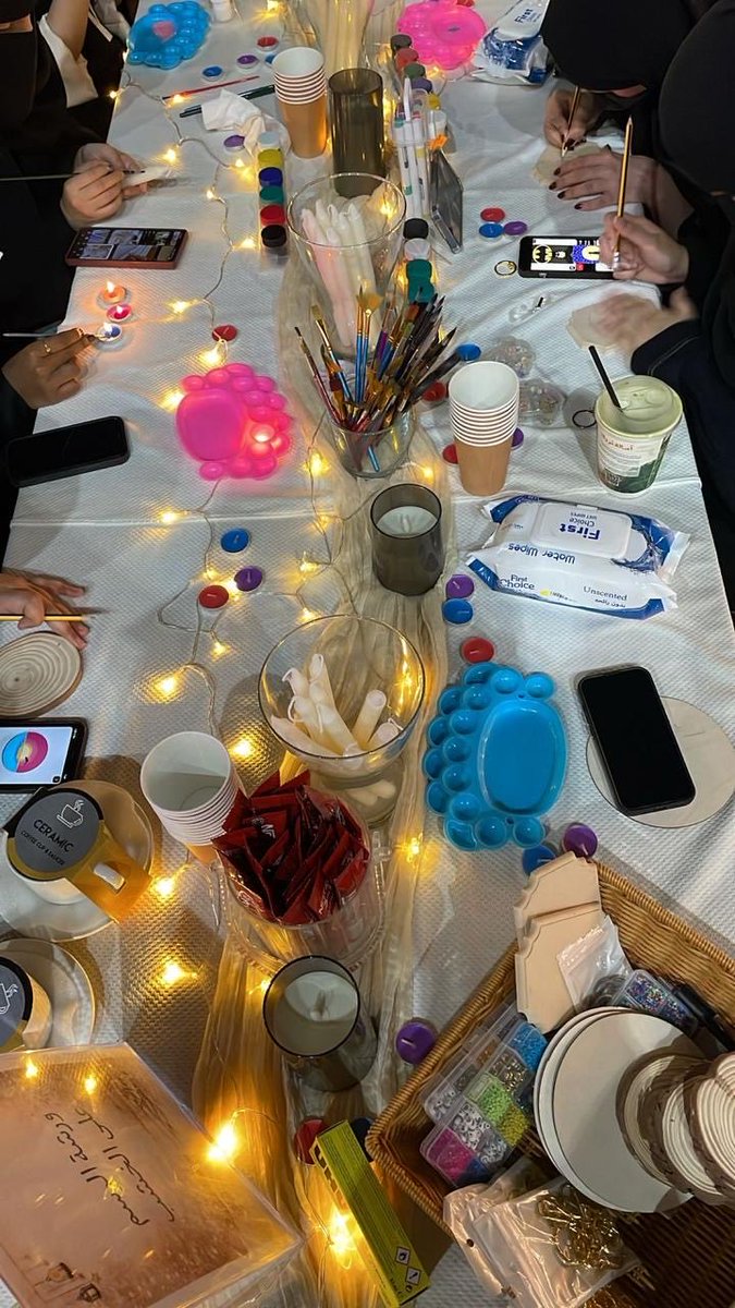 ضمن فعاليات الرواق الطلابي؛ شاركت الكلية ممثلةً بالنادي الطلابي بركن خاص عُرض فيه أبرز الأعمال والمشاركات الخاصة بطلبة الكلية.