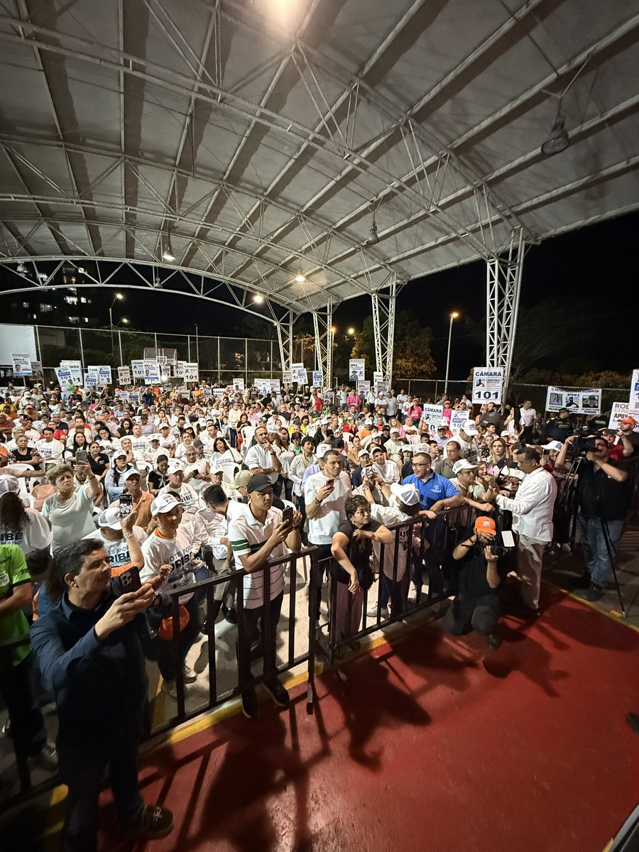 Hace muchísimos años no veía un fervor popular tan grande como el que está despertando <a href="/AlvaroUribeVel/">Álvaro Uribe Vélez</a> al Senado de la República y <a href="/PalomaValenciaL/">Paloma Valencia L</a> a la Presidencia. 

Las urnas estallarán en apoyo a estos grandes líderes que hoy son la esperanza de Colombia. 

Vamos a ganar.