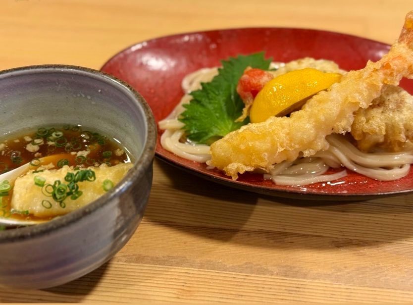 どうせなら銀座と香川に無い　#うどん
エッジの立った鮮度No.1のうどん
しかし、スミマセン🙇‍♂️
接客過剰に出来ません
国産小麦粉100％ 米油100％
お得で最高のうどんを提供したい🉐その思いが一心です。鮮度No.1本気のうどんをお召し上がりください　#うどん職人の居るお店 本日の営業時間11:00〜15:00