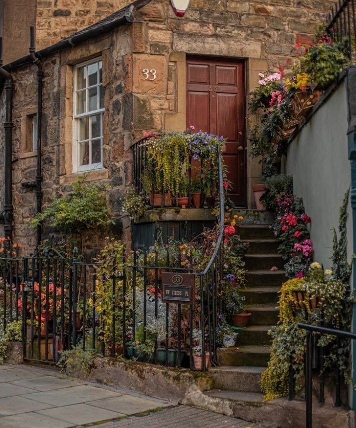 𝒍𝒖𝒏𝒂 tweet media