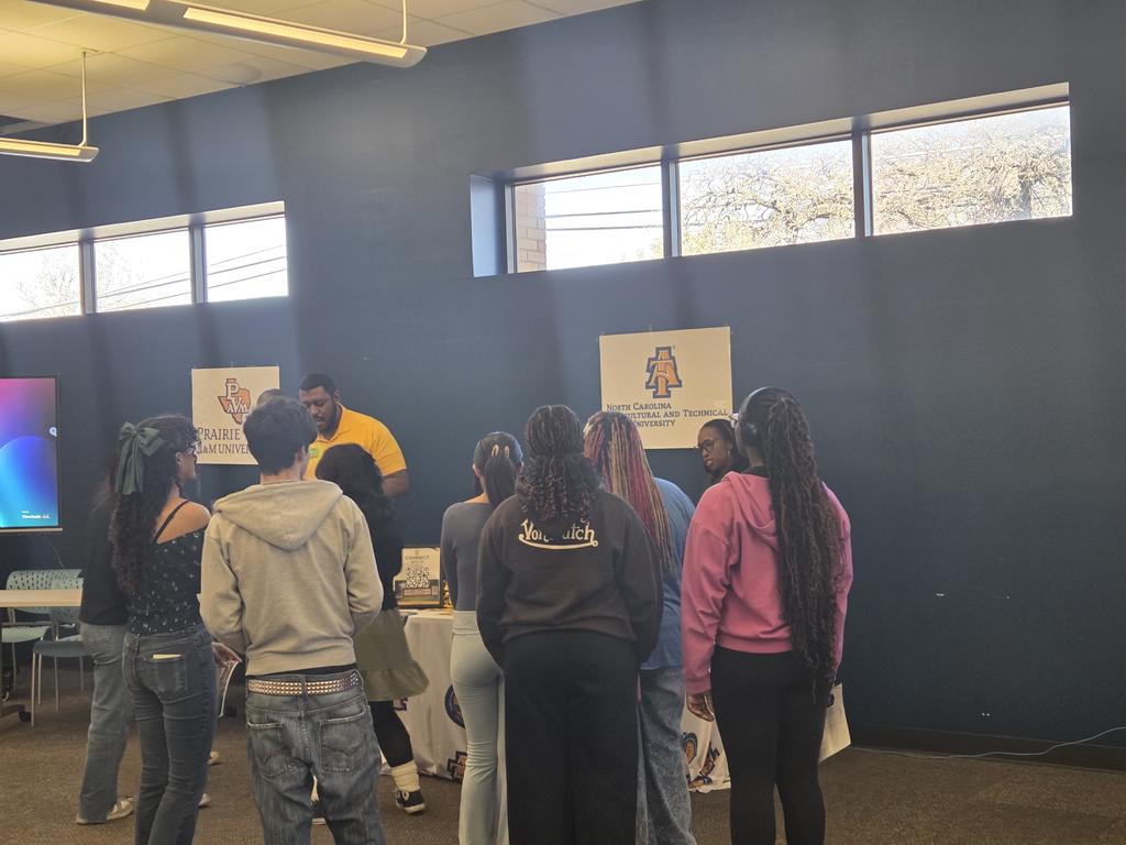 ms_lias's tweet photo. HBCU COllege Fair @PVAMU @WC_Admissions @ncatsuaggies @NimitzVikings @NickAtNimitz24 https://t.co/4yFWUJYoiN