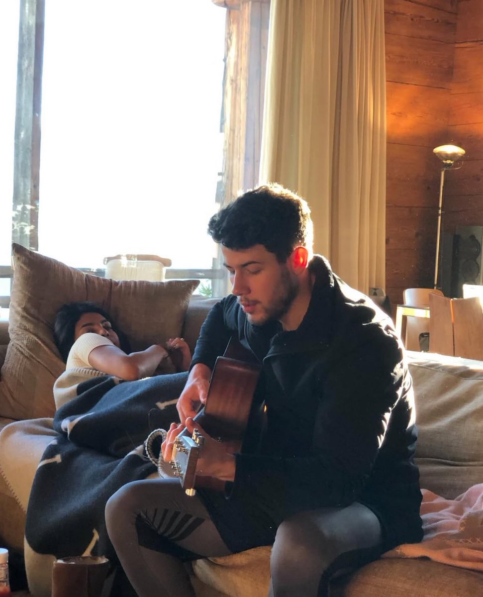 heyitsjobros's tweet photo. imagina ser Priyanka Chopra y que seas amada por Nick Jonas https://t.co/PbKIcBcE3A