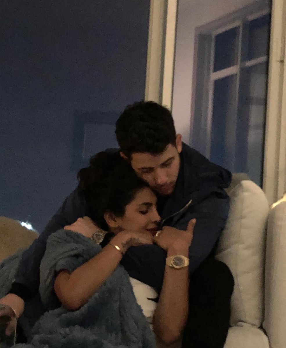 heyitsjobros's tweet photo. imagina ser Priyanka Chopra y que seas amada por Nick Jonas https://t.co/PbKIcBcE3A