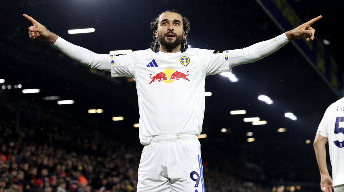 Dominic Calvert-Lewin becomes the first Englishman to score 10 league goals in their first season with Leeds since Matt Smith in 2013/14 (12 in the Championship). #LUFC