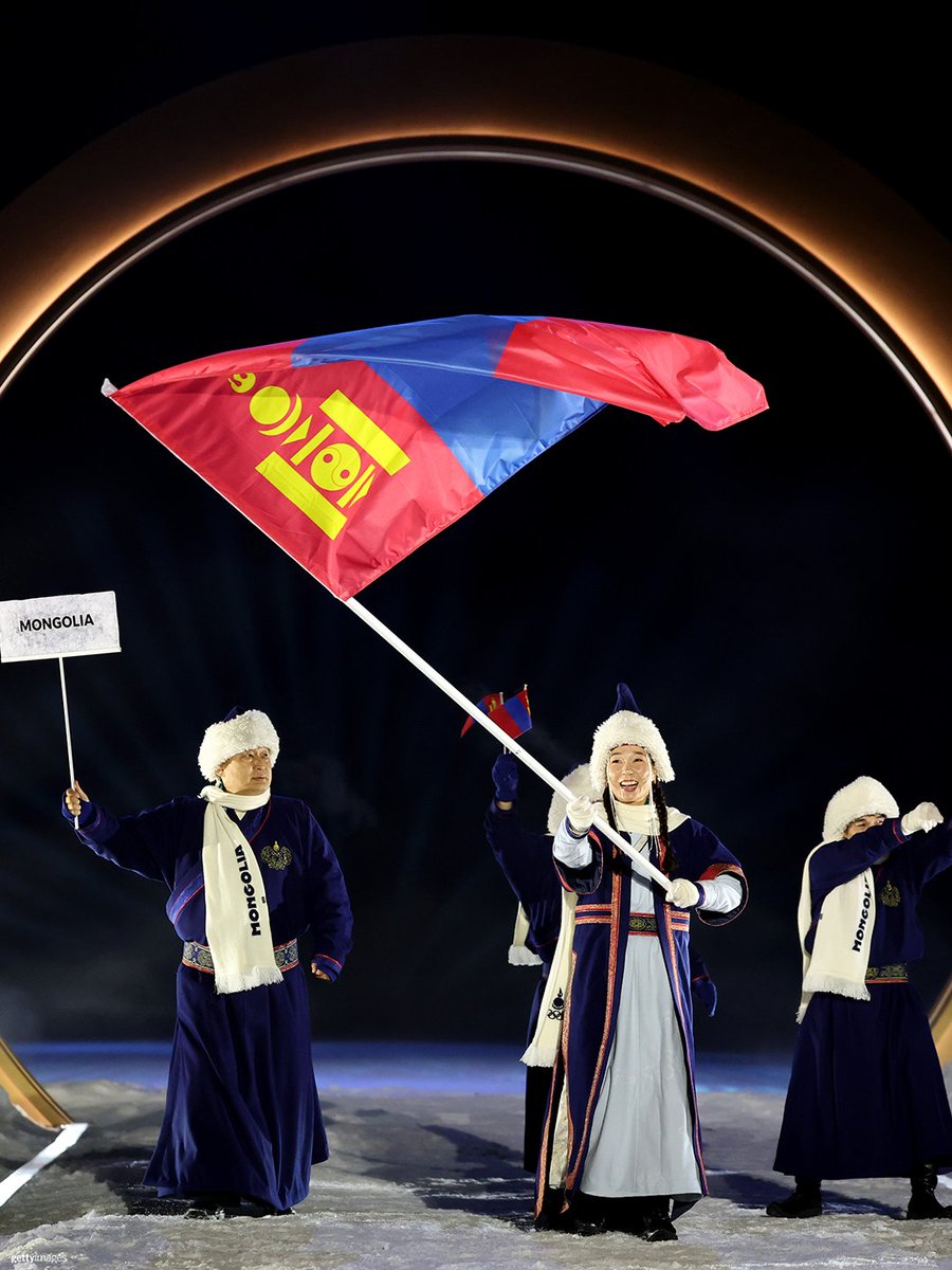 LA28's tweet image. From the runway to the races, athletes from around the world served absolute looks during the Parade of Athletes at the @milanocortina26  #OpeningCeremony. 

Drop your faves below ⬇️