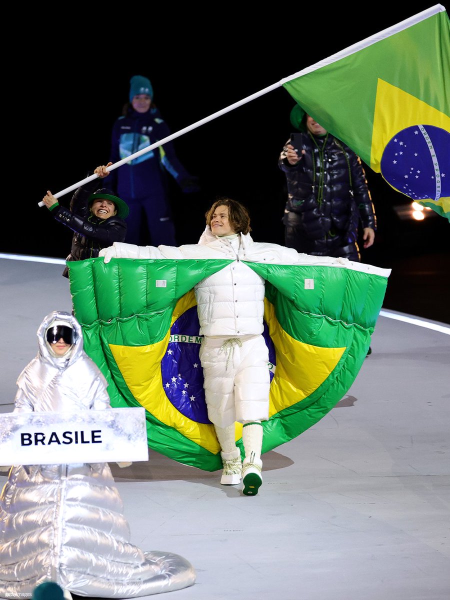 LA28's tweet image. From the runway to the races, athletes from around the world served absolute looks during the Parade of Athletes at the @milanocortina26  #OpeningCeremony. 

Drop your faves below ⬇️