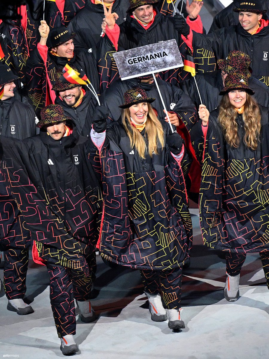 LA28's tweet image. From the runway to the races, athletes from around the world served absolute looks during the Parade of Athletes at the @milanocortina26  #OpeningCeremony. 

Drop your faves below ⬇️