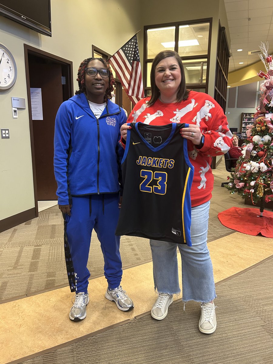 St. Martin Lady Yellow Jackets 🏀 tweet media