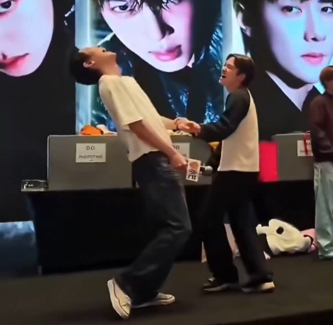 🥹🥹🥹 please be happy together always🥹