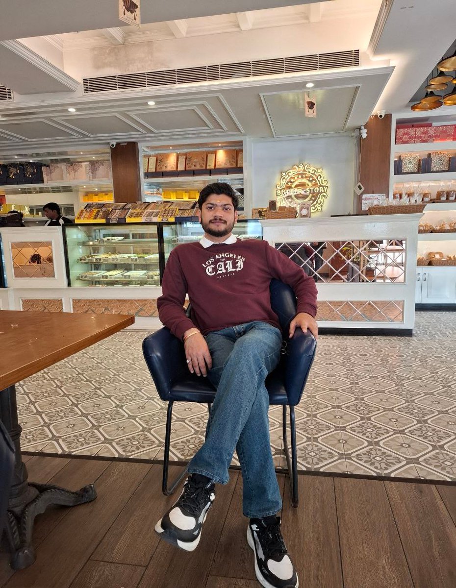 Prasoon2216's tweet photo. दिल ना-उमीद तो नहीं नाकाम ही तो है
लम्बी है ग़म की शाम मगर शाम ही तो है. https://t.co/Ff2BNFTwGp