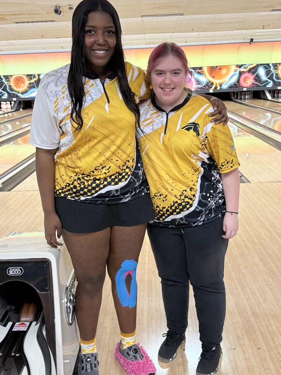 Metea Bowling💛🐴🎳🖤 tweet media