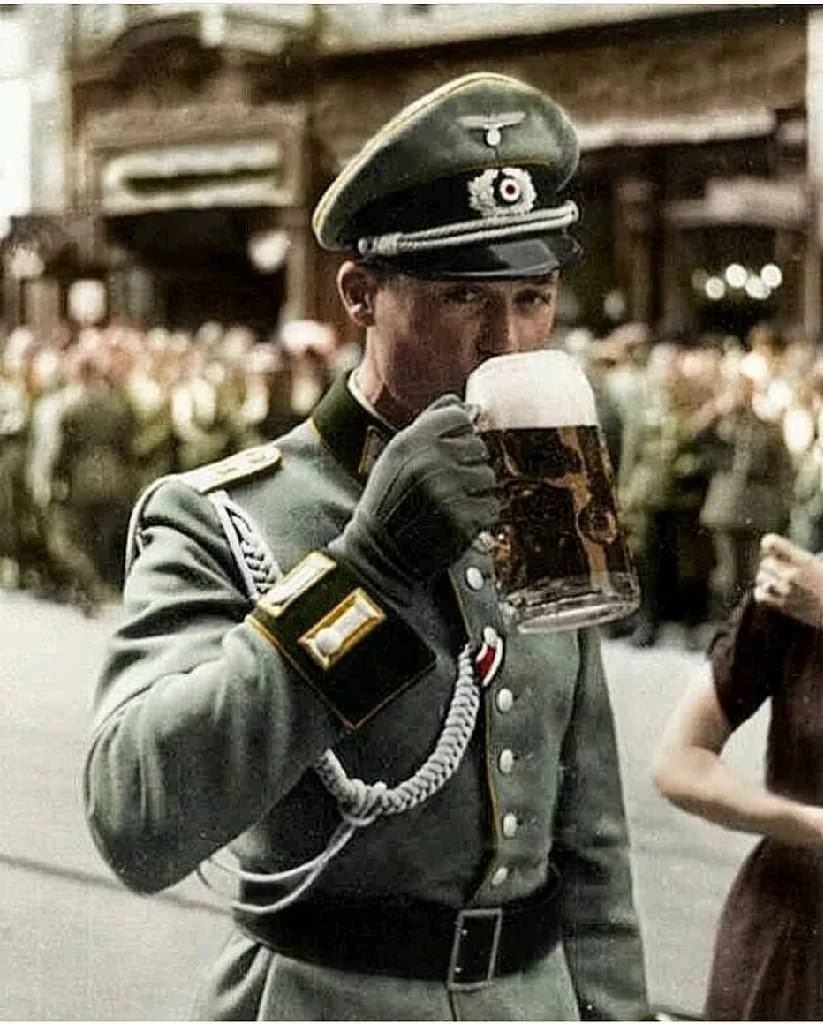 VoicesofWW2's tweet photo. Have a great weekend! https://t.co/YSFo7RG0ky