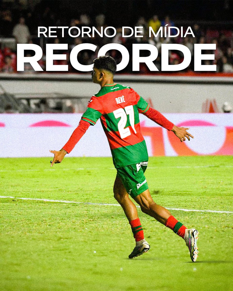 Lusa_Oficial's tweet photo. Bom momento no Paulistão faz Lusa quebrar recorde de retorno de mídia

Janeiro foi bom para a Lusa não apenas dentro de campo. Fora dele a Rubro Verde também alcançou uma marca importante e quebrou o recorde de retorno de mídia em um único mês.

A Portuguesa teve 1743 matérias veiculadas na imprensa durante o período, com um retorno de R$32 milhões. O recorde anterior em um único mês era R$25 milhões, alcançado em janeiro do ano passado.

Trata-se de um cálculo que mede o alcance da Lusa de maneira espontânea e gratuita em veículos de comunicação. O valor gerado representa o que o clube teria de investir em publicidade para obter a mesma exposição.

O retorno de mídia em janeiro teve como combustível a boa campanha lusitana no Paulistão, especialmente a vitória no clássico contra o São Paulo, em pelo Morumbis.

“O nosso trabalho é potencializar o bom momento vivido dentro de campo e alcançar o maior número de pessoas possível. Conseguimos isso com um trabalho em conjunto, unindo a estratégia da nossa assessoria de comunicação com a Lusa TV e as redes sociais”, explicou Elcio Mendonça, gerente de comunicação da Portuguesa SAF.

Outro número importante foi alcançado através da cobertura online. 26 milhões de pessoas foram impactadas em plataformas digitais de jornalismo, como sites e blogs.