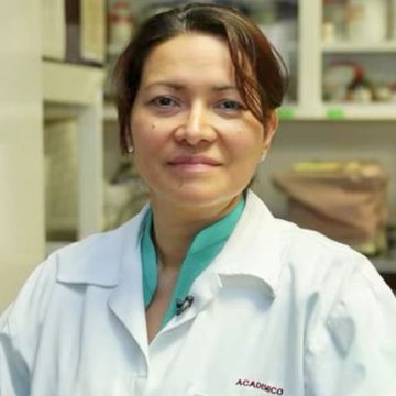 astronomiaum's tweet image. 🚨ATENÇÃO: Cientista mexicano elimina com sucesso o HPV. 

A Drª Eva Ramón Gallegos, que conseguiu eliminar o HPV em um grupo pequeno de mulheres usando uma técnica experimental chamada terapia fotodinâmica (que usa um medicamento e luz para destruir as células infectadas) em um…