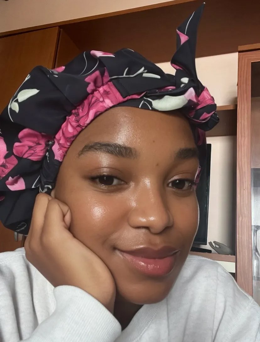 I’m one underdog Thalian 😭I don’t defend nor post much about Thandeka. But when it comes to voting y’all can’t outdo me🤞🏻😅cz I’m on my own league. I was able to give her 100k votes alone with no help🥺🥹. Anyways see y’all on Monday.
#ThandekaTshabalala 
#BBMZANSIS6 
#Bbmzansi