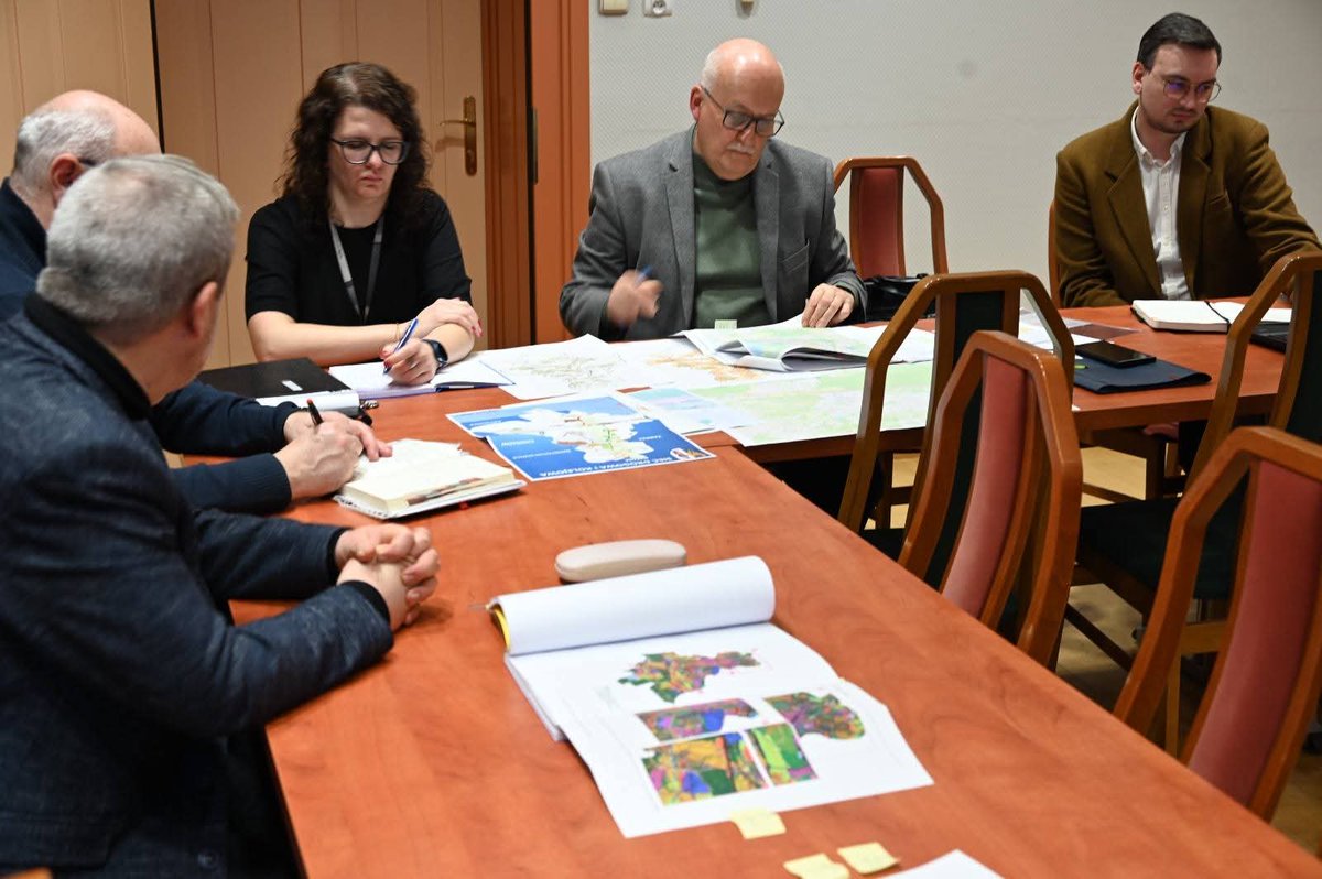 Kończymy prace nad planem rozwoju sieci dróg w Rudzie Śląskiej na lata 2026–2030. Dziś omówiliśmy dokument z ekspertami z PPU „INKOM”. Kolejny etap: przedstawienie planu radnym na sesji Rady Miasta.