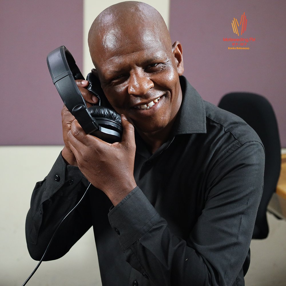 motswedingfm's tweet photo. Monate wa radio ya lamatlhatso! 📻Re ipela ka ngwao, mmino wa setso kwa setllhoweng le segarona kwa pele.🔊🎶🔥

#TsaEtsho le Tebogo "TJH" Hotane

⏰ 13H00 - 15H00

#MotswedingFM https://t.co/OPa6ZJneLO