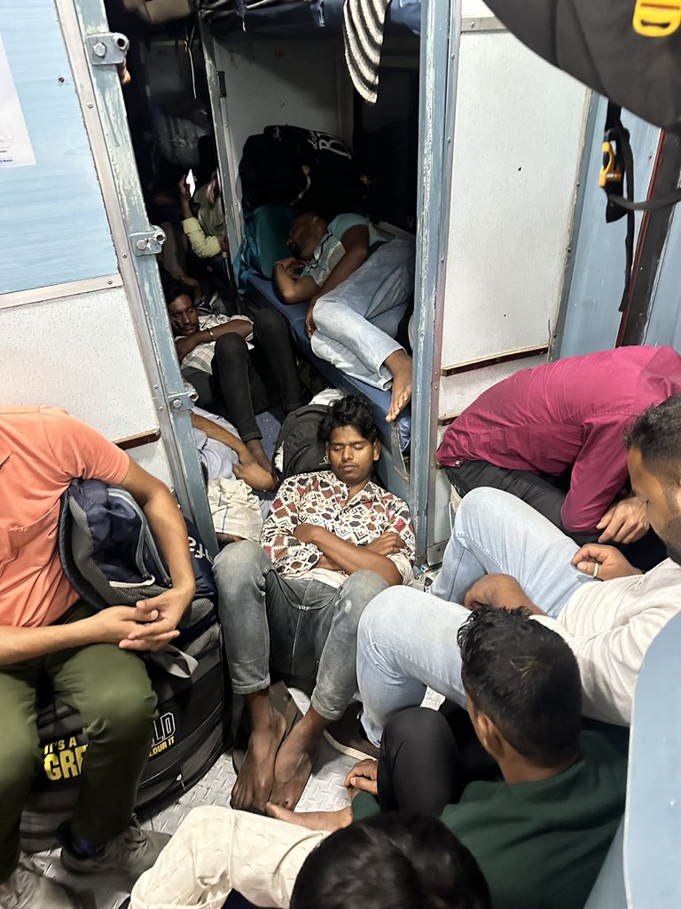 jaymohanmusic's tweet photo. S4 , avadh express 19037 . 
My seat is 32,35 , how can i reach . Currently travelling @RailMinIndia @IRCTCofficial  please help . Us … shame in ur management.. totally disgusting https://t.co/vTHv0RFbSg