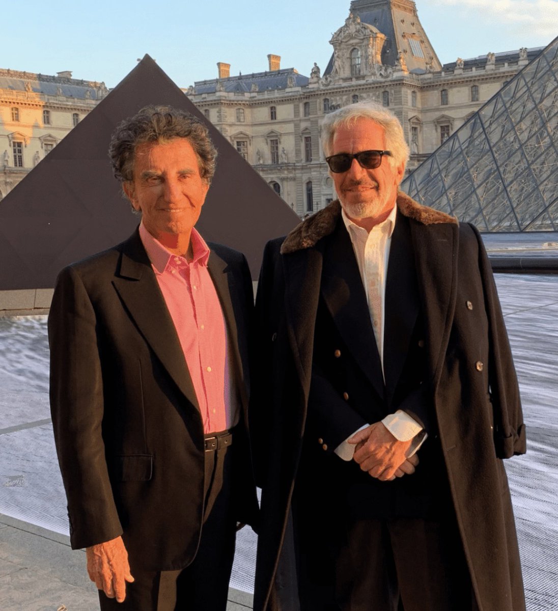 ImpactMediaFR's tweet image. 🚨🇫🇷 ALERTE INFO !

AFFAIRE EPSTEIN : Le Parquet national financier (PNF) ouvre une enquête pour "BLANCHIMENT DE FRAUDE FISCALE AGGRAVÉE" visant Jack Lang et sa fille Caroline Lang. 🤯

👉 Pour rappel, le nom de Jack Lang apparaît PLUS DE 600 FOIS dans les dossiers du…