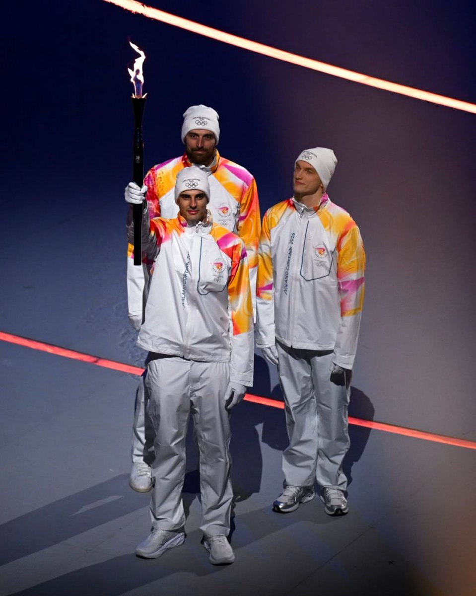 volleyballworld's tweet photo. THE ITALIAN CHAMPIONS CARRIED THE OLYMPIC FLAME 🔥🇮🇹

Volleyball stars Anna Danesi, Paola Egonu, Carlotta Cambi, Simone Giannelli, Simone Anzani and Luca Porro took part in the Opening Ceremony of #MilanoCortina2026 🤩

The World Champions joined the torch relay in an unforgettable night at San Siro Stadium, marking the start of the XXV Olympic Winter Games 🏐✨

🏐 #Volleyball #Pallavolo