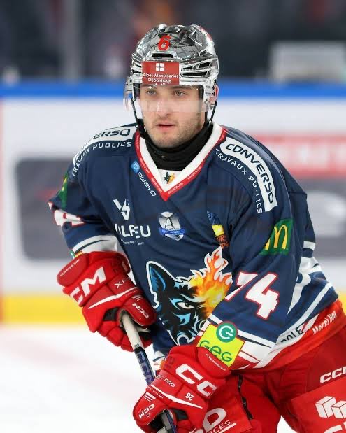 ⭐️ Performance XXL

Le défenseur de 21 ans Nathan Nicoud réalise un match à 4 points ce soir en Ligue Magnus avec 4 assistances, lors de la victoire de Grenoble 8–0 face à Anglet.