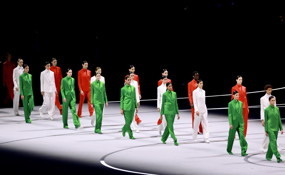lukaperrone's tweet photo. Italians do it better #MilanoCortina2026 #Olympics https://t.co/sNaMjOcZLY