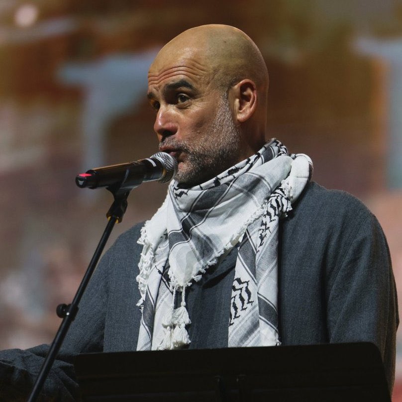 🗣️ Pep Guardiola merespon kritikan dari Dewan Perwakilan Yahudi Greater Manchester &amp; Region yang mengatakan Manchester City telah 'dikecewakan' karena Pep berulang kali ikut campur ke komentar mengenai urusan internasional.

"Mengapa saya tidak boleh mengungkapkan apa yang saya