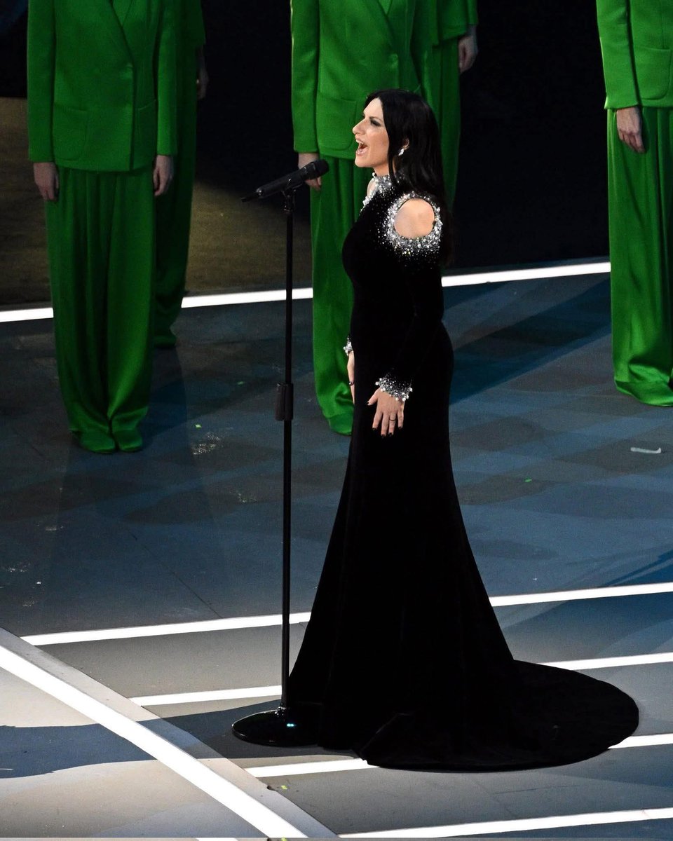 Cérémonie d'ouverture des JO d'hiver légendaire et incroyable ce soir à Milan dans le mythique stade de San Siro.