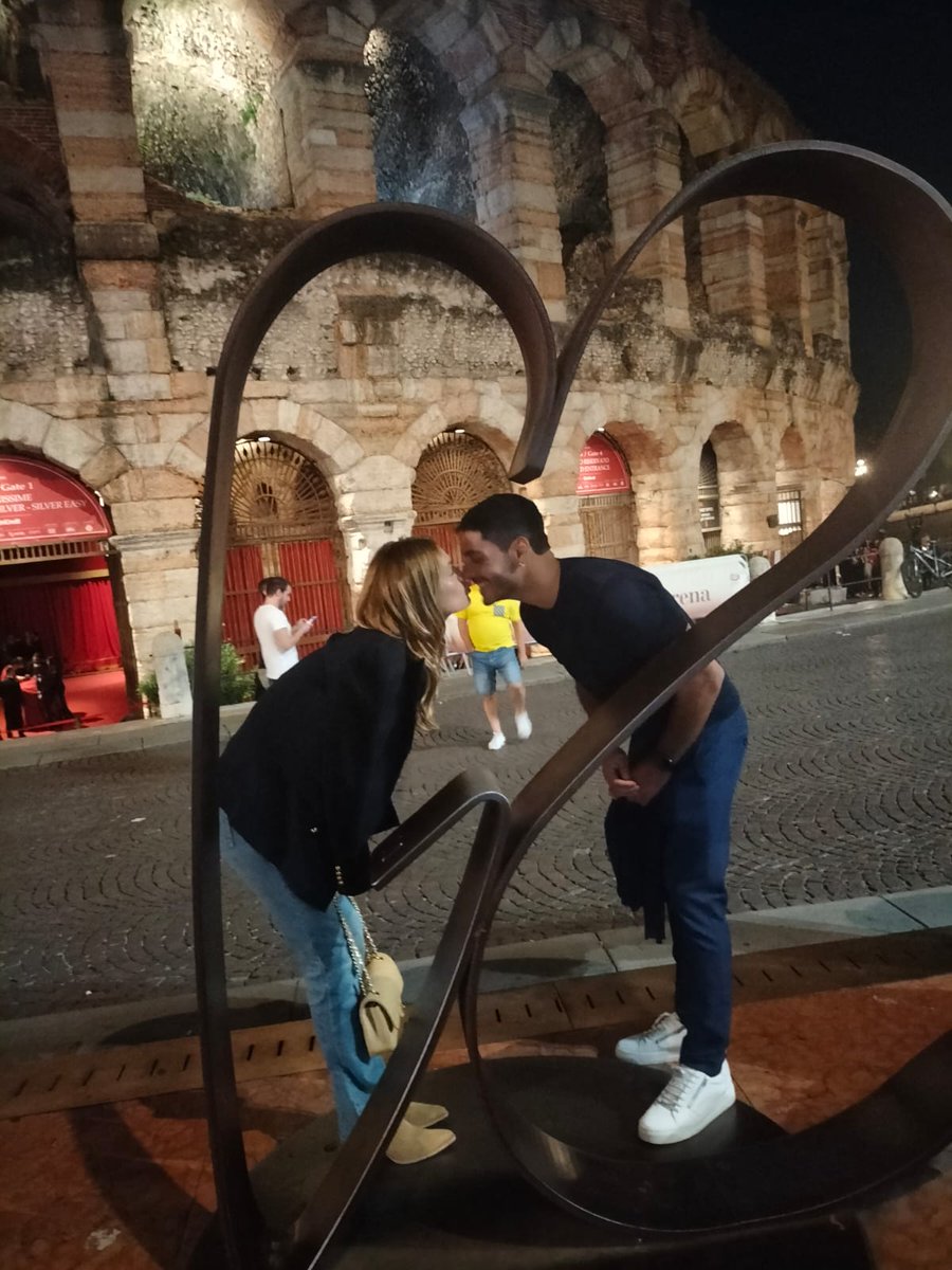 Auguriiiiii ❤️ 
#1annohelevier