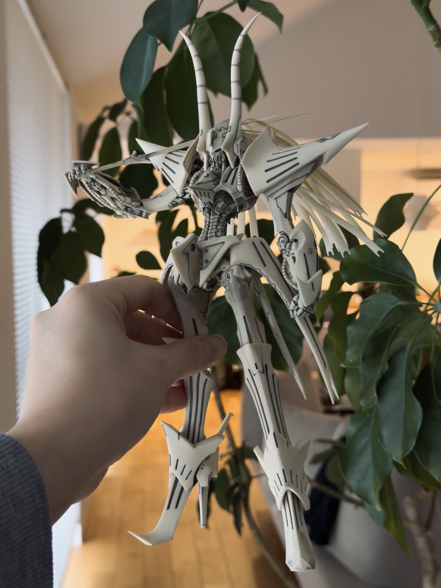 仮組みをしました。
素晴らしい造形じゃのう。

 #HSGK赤ファン