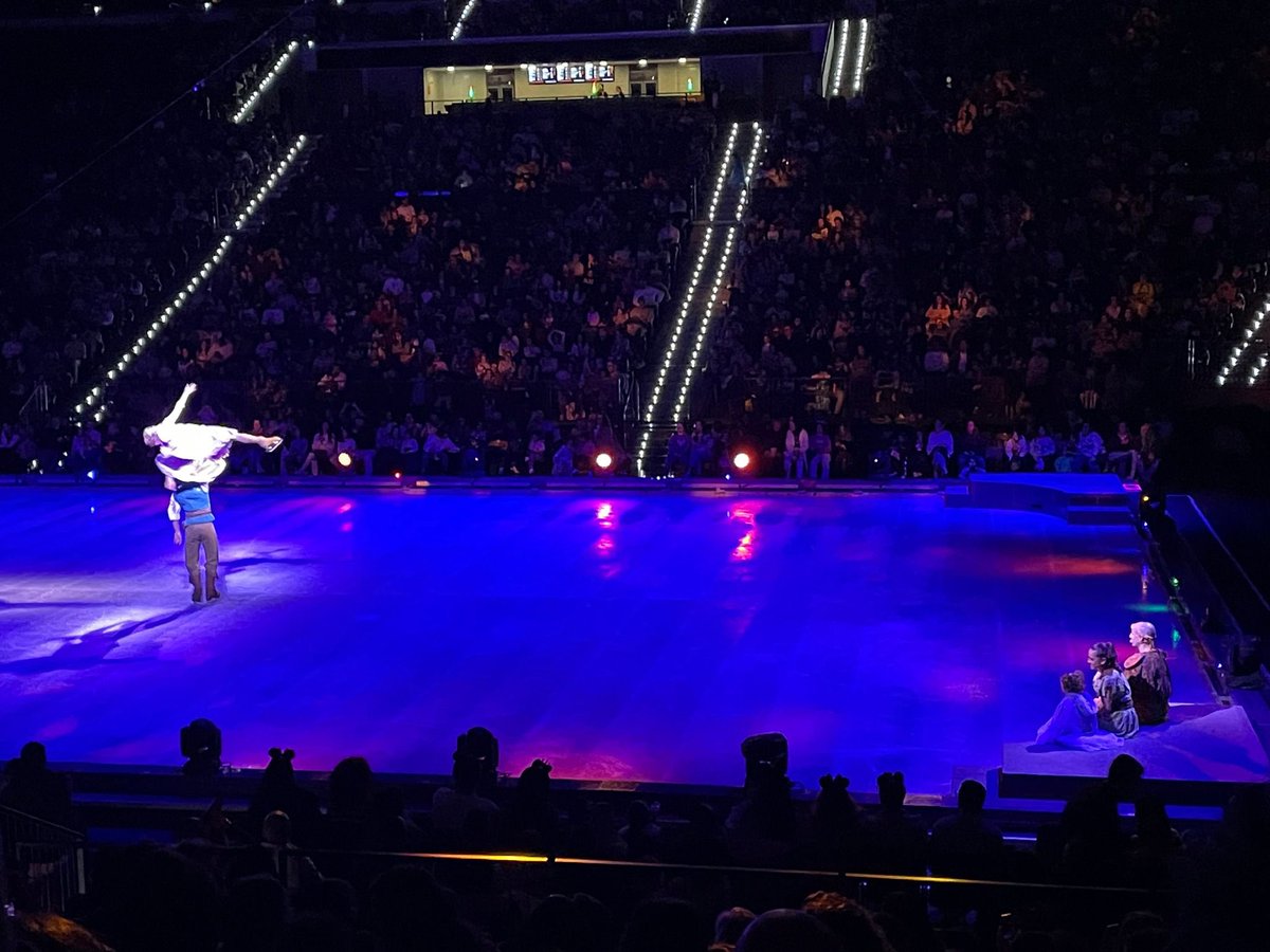 Un sueño gracias a #DisneyonIce… 😍